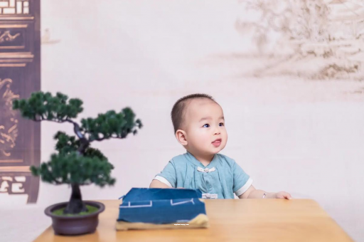 来宾宝宝肠胃炎吃什么食物